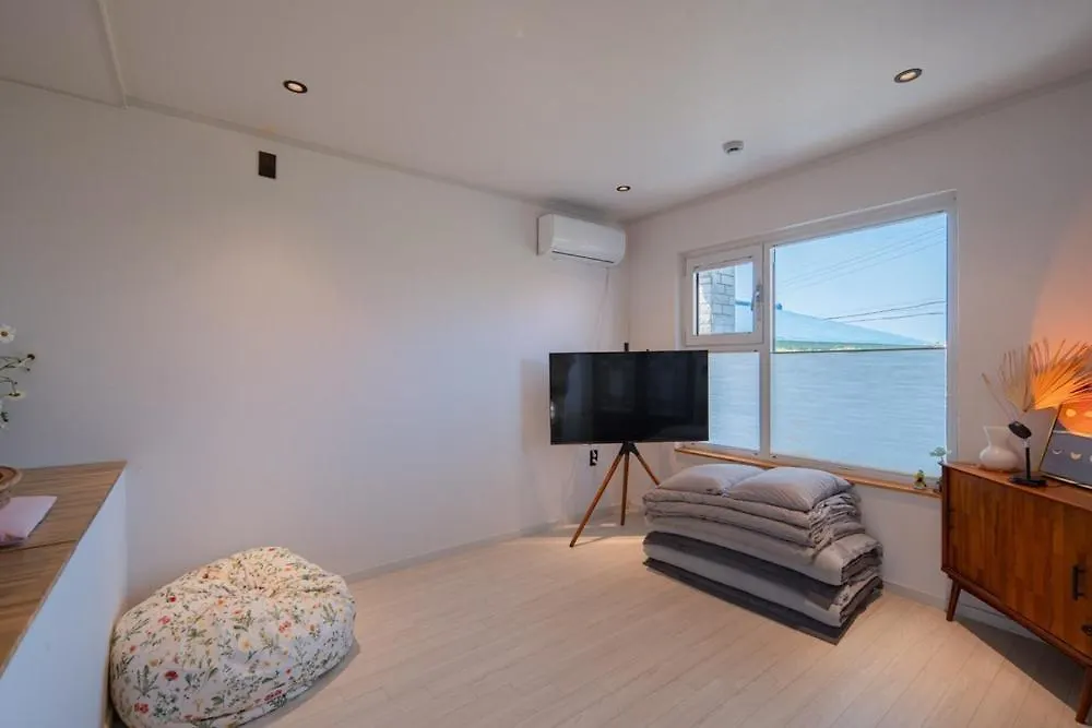 Jeju Mullitdokchae Pool Villa Guest house